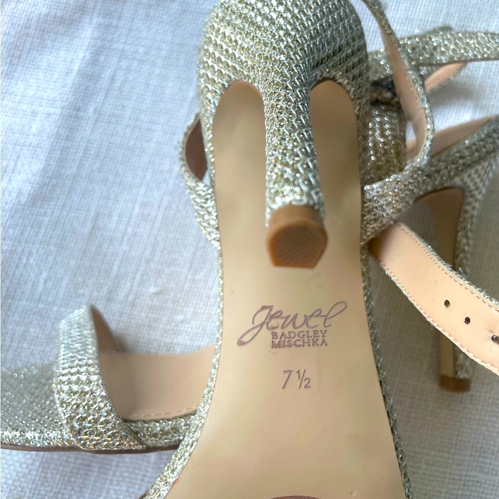 JEWEL BADGLEY MISCHKA Arlina Sandal in Light Gold